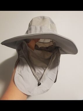 Light Gray Sun Hat with Neck Flap